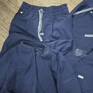 Figs Deep Blue Scrub Ensemble